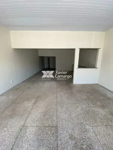 Salão comercial para locação na Rua Jacutinga, em Rio Claro.