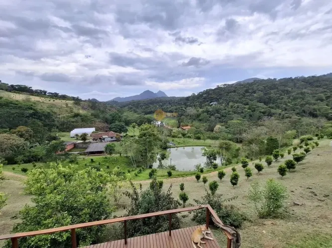 Sítio para Venda em Teresópolis, Santa Rita, 3 dormitórios, 1 suíte, 2 banheiros, 3 vagas