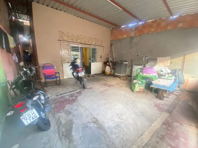 VENDO CASA NA LAJE NOVO ALEIXO 