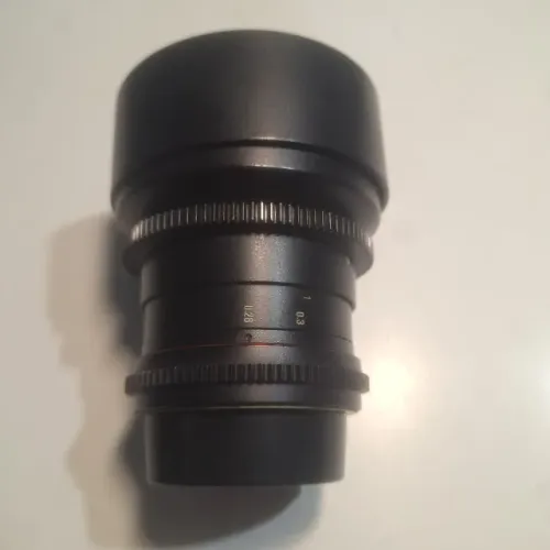 Lente Samyang/Rokinon 14mm T3.1 (p/ Canon)