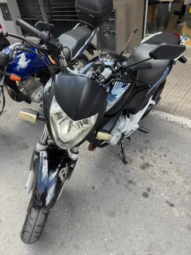 MOTO CB 300 PARTICULAR VESPASIANO