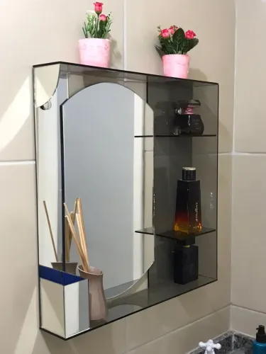 Espelho de Parede com Prateleiras