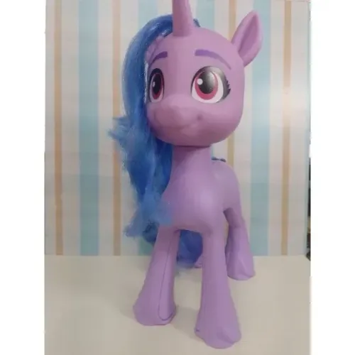 My Little Pony Izzy Moonbow