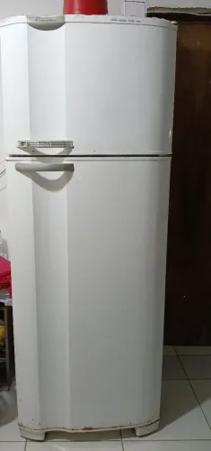 Geladeira com defeito NÃO ESTÁ GELANDO