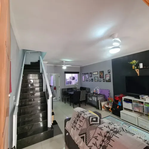 Casa para venda em Vila Guilhermina com 2 quartos, sendo 1 suíte, 90m²