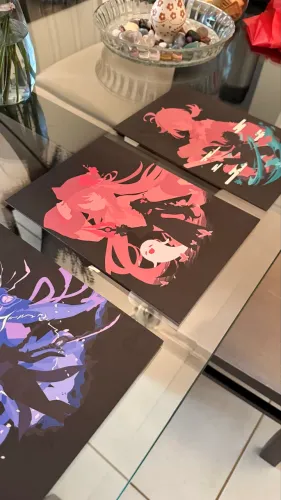 Quadros MDF Genshin Impact usado em otimo estado