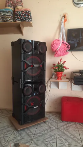Som lg xboom modelo 9740 muito novo zap * preço 2200