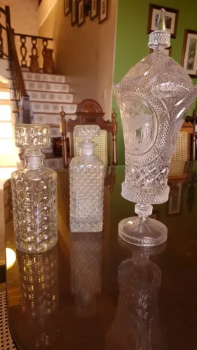 Vasos, esculturas, cinzeiro, cristais