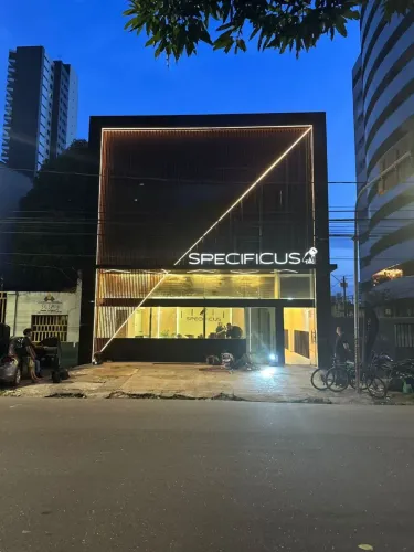 FACHADAS EM ACM E PLACAS