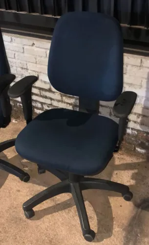 Cadeira giratoria executiva flex form