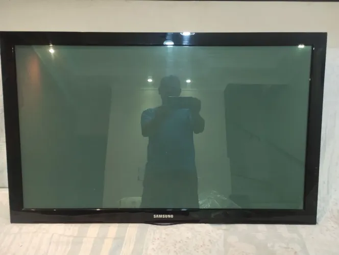 Vendo TV plasma 42 , para retirada de peças 