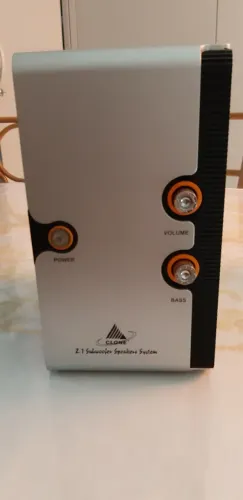 Caixa amplificadora Clone 2.1 Subwoofer