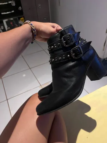 Bota capelli de couro 