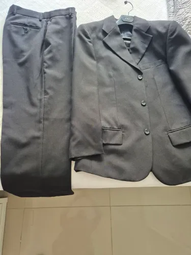 Paletó 46 e calça social 40