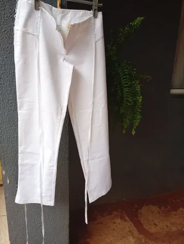 Roupas femininas usadas 