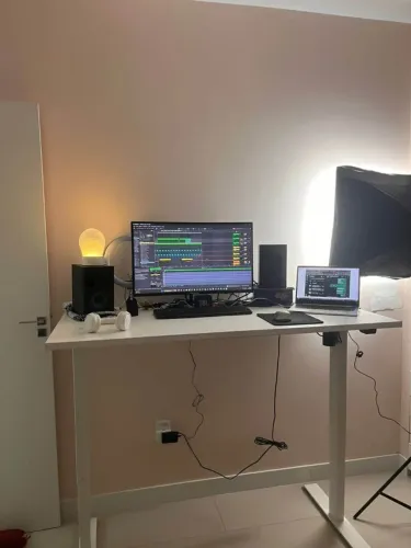 Mesa GenioDesk HOME - 1,40 × 0,70?m (modelo com regulagem elétrica)