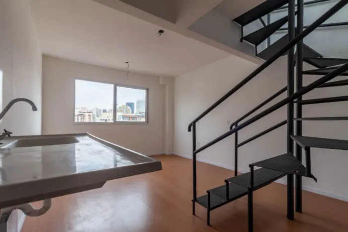 Duplex para venda em Bela Vista com 1 quarto, 67m²