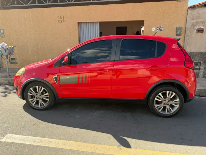 Fiat Palio Sporting 1.6 Flex 16V 5P 2014