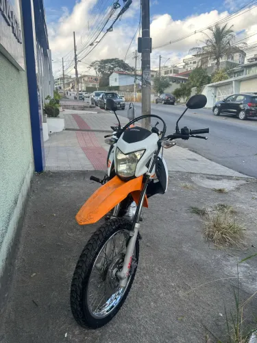 Vendo bros 160 2018 bem conservada 