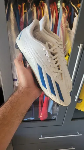 Chuteira Adidas 42