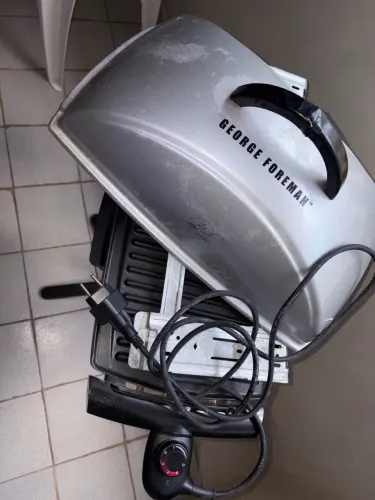 Churrasqueira George Foreman elétrica interna e externo. 220vtz