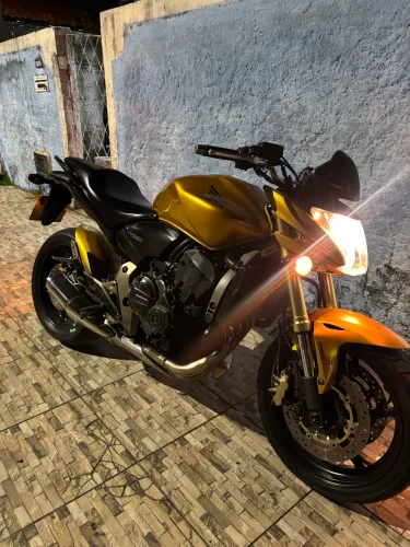 Hornet 600
