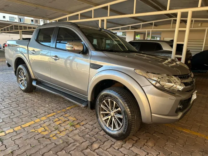 Mitsubishi L200 Triton Sport HPE-S 2.4 CD Dies. AUT 2020