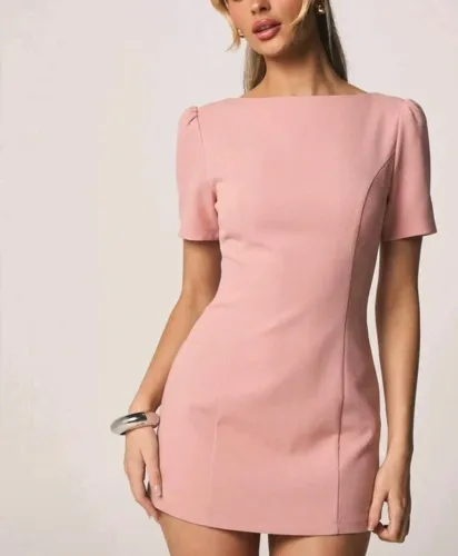 Vestido rosa curto