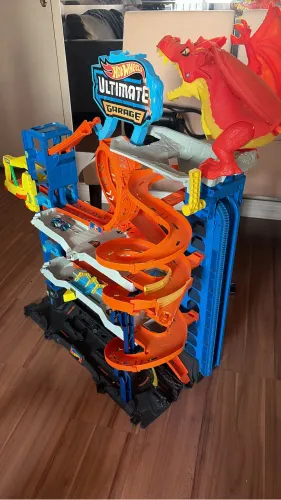 Pista Ultimate Garage hot Wheels