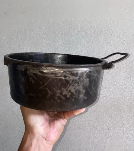 Panela antiga de ferro 