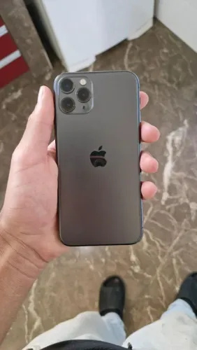 iPhone 11 pro 256gb em ótimo estado aceito cartão é divido