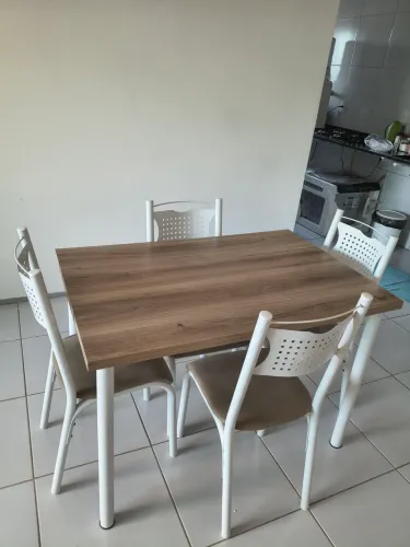 Mesa 4 cadeiras 