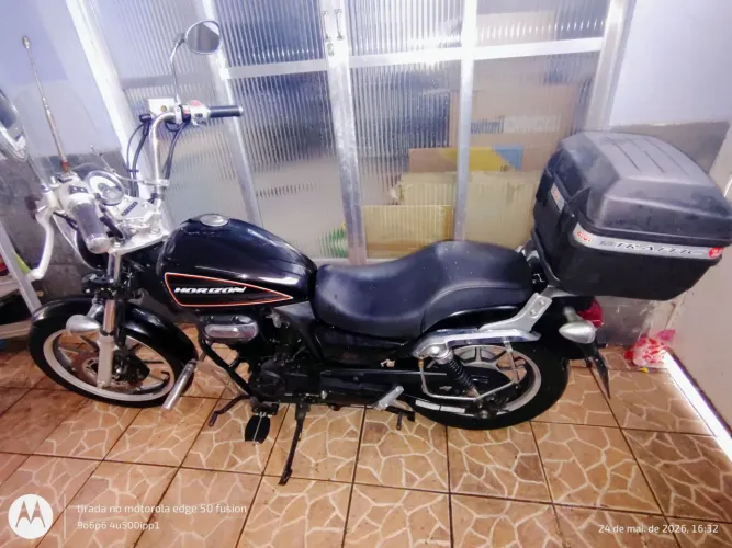 Horizon 150 pouco rodada com acessorios