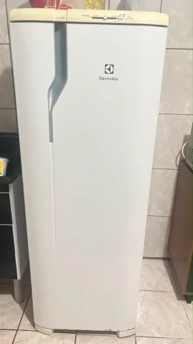 Geladeira Electrolux funcionando - retirada rápida