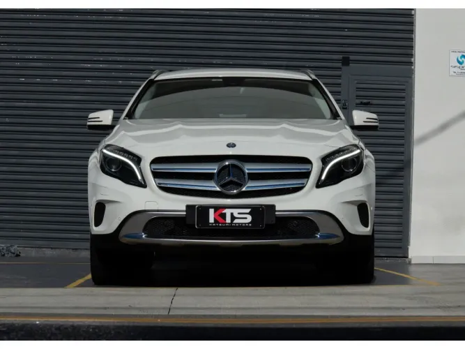 Mercedes-Benz GLA 200 Adv. 1.6/1.6 TB 16V Flex Aut. 2017