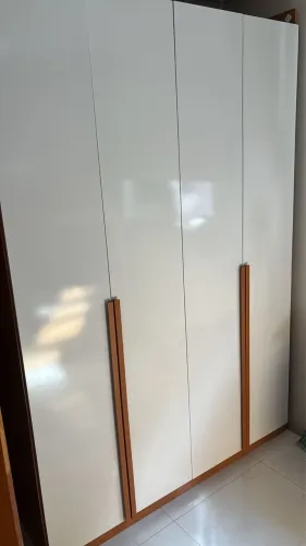 Guarda roupa de solteiro 