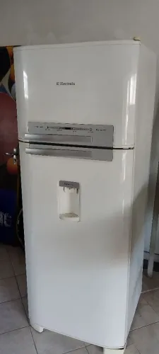 Geladeira Eletrolux 220V