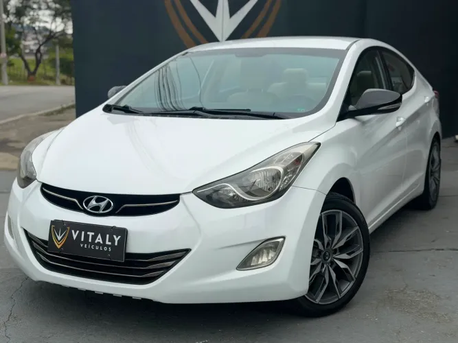 Hyundai Elantra GLS 1.8 16V Aut. 2013