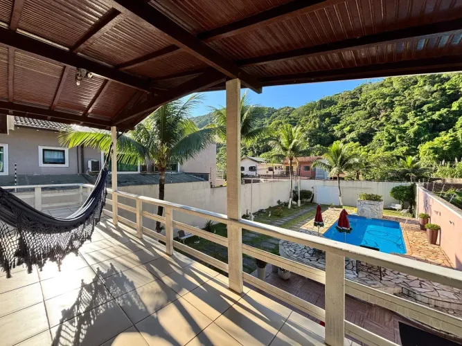 Casa à venda no Guaiúba no Guarujá, SP | QVista Inteligência Imobiliária Guarujá