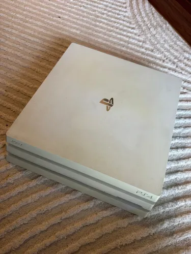 PLAYSTATION 4 PRO 1TB - EXCELENTE ESTADO