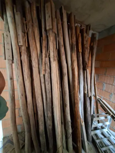 Escora de eucalipto usada. 2.70m