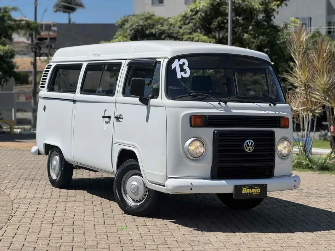 Volkswagen Kombi Lotação 1.4 MI Total Flex 8V 2013