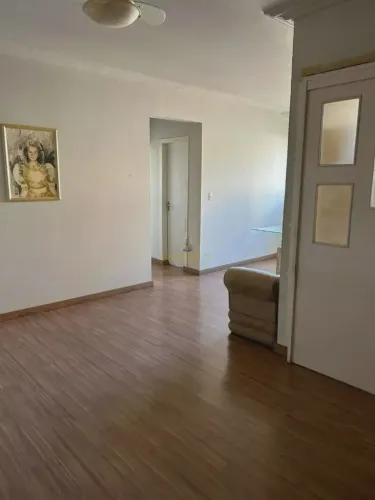 Apartamento à Venda no Centro de Londrina  2 Quartos, 65m², Frente para a Rua Maranhão