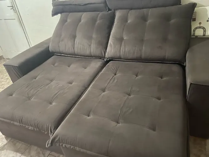VENDO SOFÁ GRANDE CINZA - MENOS DE 1 ANO DE USO!