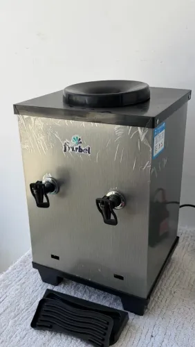 Bebedouro de Garrafão Frisbel 220v zerado