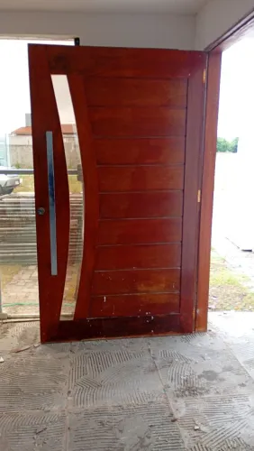 Porta pivotante