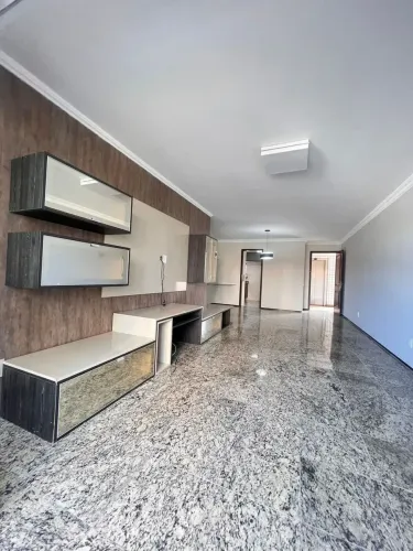 LINDO APARTAMENTO NO CALHAU, REFORMADO E PROJETADO, PUTA DEL LESTE