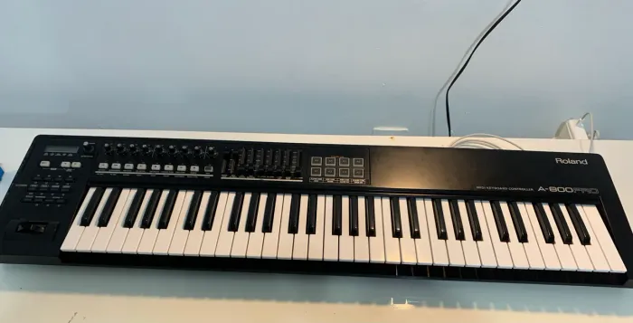 Roland A800 Pro 61 Teclas