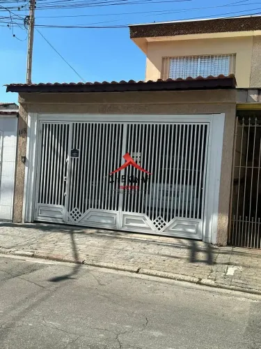 Sobrado, 2 Dor,Sala,Coz,fundos quartinho c/um wc,2 vagas, 125 mts de terreno.