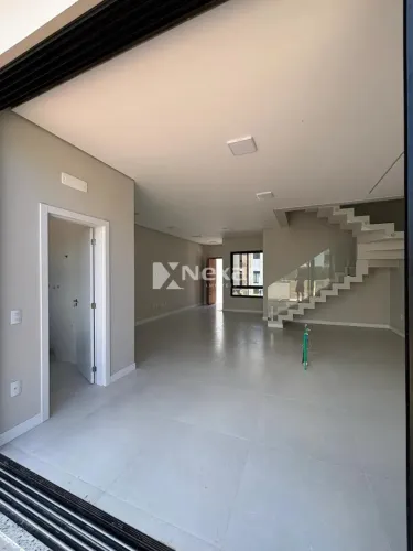 CASA EM CONDOMÍNIO FECHADO
